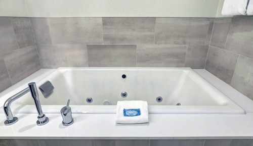Suite, 1 King-Bett, Whirlpool (Living Area)
