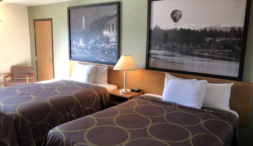 Zimmer, 2 Queen-Betten, Nichtraucher (Pet Friendly)