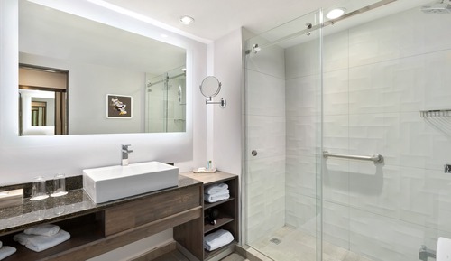 Standardzimmer, 1 King-Bett, Zutritt zur Club Lounge (Top Floor)