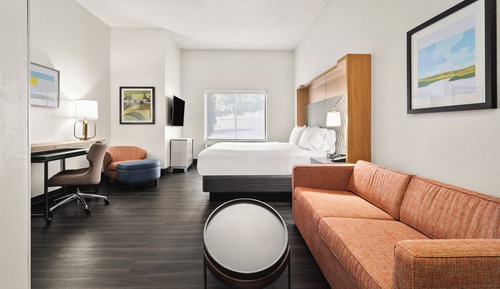 Zimmer, 1 King-Bett, barrierearm (Communications, Accessible Tub)