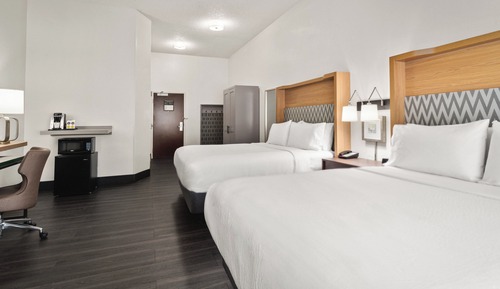 Standardzimmer, 2 Queen-Betten, barrierearme Badewanne (Communications)
