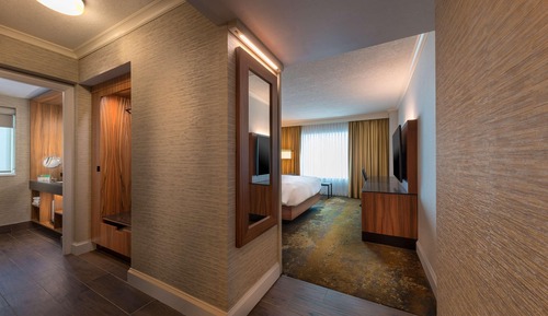 Zimmer, 1 King-Bett (High Floor)