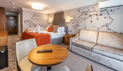 Familien-Doppelzimmer, 1 King-Bett und Schlafsofa