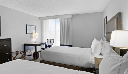 Zimmer, 2 Queen-Betten, Gartenblick