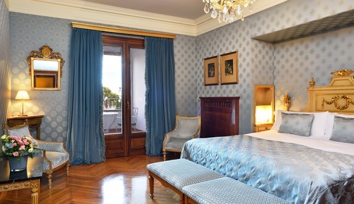 Classic-Doppelzimmer (with extra bed, access terrace & spa)