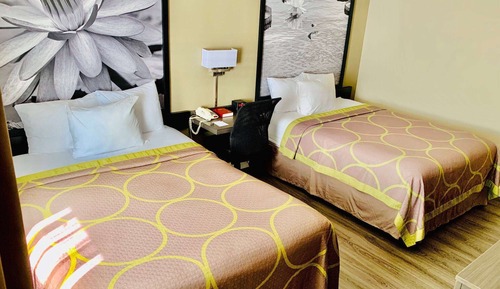 Zimmer, 2 Doppelbetten, Nichtraucher