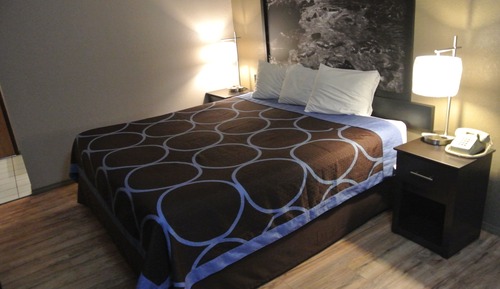 Zimmer, 1 King-Bett, Nichtraucher (Second or Third Floor, stairs only)