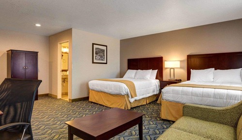 Suite 2 Queen Beds, with Sofa Bed, Non-Smoking.