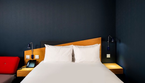 Standardzimmer, 1 Doppelbett und Schlafsofa (with Free Hot Breakfast)