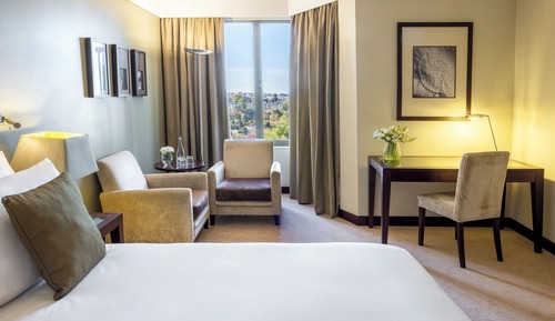 Standardzimmer, 1 Queen-Bett, Zutritt zur Club Lounge (High Floor)