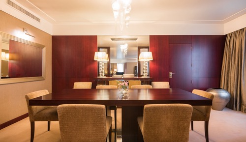 Presidential-Suite, 1 King-Bett