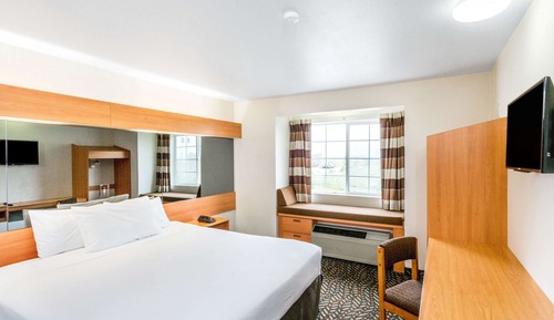 Room, 1 King Bed, Accessible, Roll-in Shower, Non Smoking