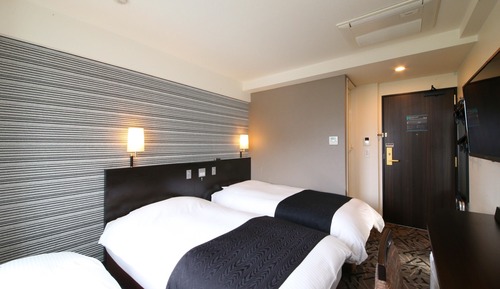 Dreibettzimmer, Nichtraucher (West Wing, see hotel policy for child)