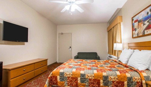 Standardzimmer, 1 Queen-Bett, barrierefrei, Nichtraucher (Roll-In Shower)