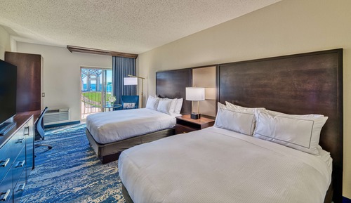 Zimmer, 2 Queen-Betten, Ausblick