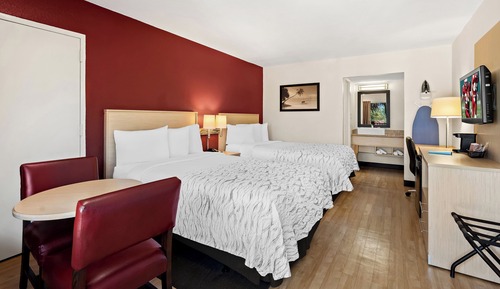 Standardzimmer, 2 Doppelbetten, Poolseite (Smoke Free)