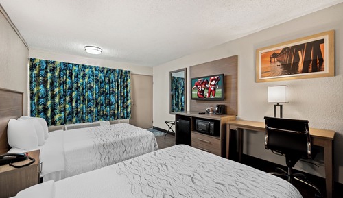 Standardzimmer, 2 Doppelbetten, barrierefrei, Poolseite (Smoke Free)