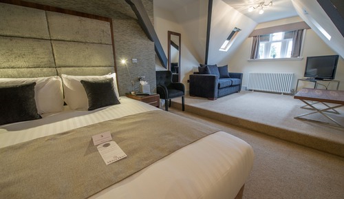 Superior-Doppel- oder -Zweibettzimmer