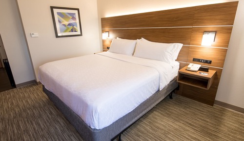 Standardzimmer, 1 King-Bett, barrierearme Badewanne, Nichtraucher (Communications, Accessible Tub)