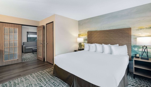 Deluxe-Suite, 1 King-Bett, Nichtraucher (Second Floor, One Bedroom)