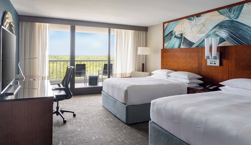 Zimmer, 2 Queen-Betten, Blick auf die Anlage