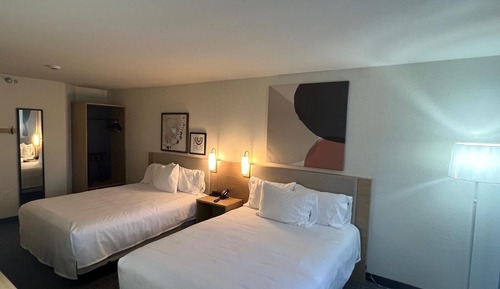 Zimmer, 2 Queen-Betten