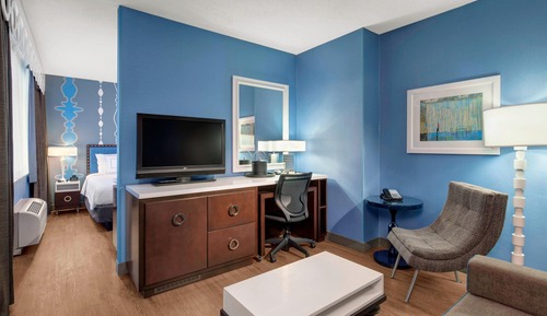 Executive-Suite, 1 Schlafzimmer (Mobility/Hearing Access, Roll-In Shwr)