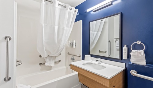 Zimmer, 1 King-Bett, barrierefrei, Badewanne