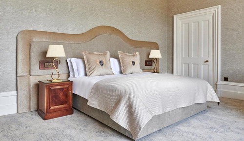 Deluxe-Doppel- oder -Zweibettzimmer