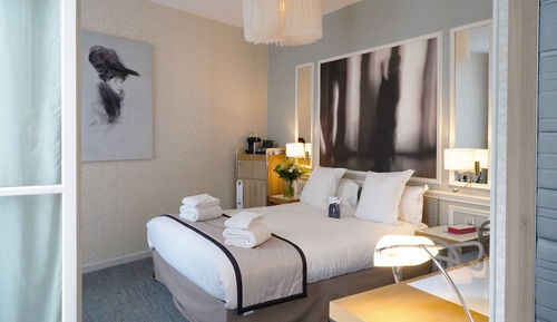Executive-Zimmer, 1 Queen-Bett, Badewanne, Blick auf den Innenhof (with Single Sofabed)
