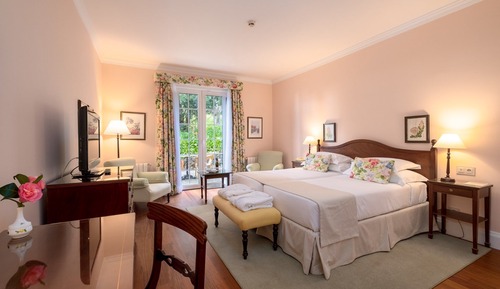 Doppel- oder Zweibettzimmer, Blick auf den Golfplatz