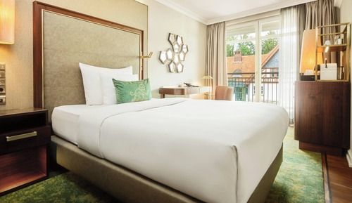 Superior-Zimmer, 1 Queen-Bett, Blick auf die Anlage