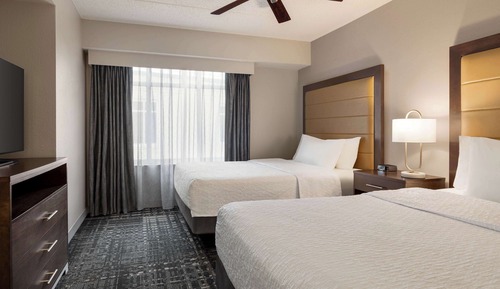 Suite, 1 Schlafzimmer, barrierefrei (Mob &Hear, RI Shower, 2 Dbl & Sofabed)