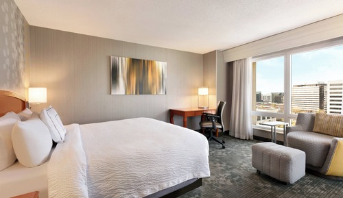 Zimmer, 1 King-Bett, Stadtblick