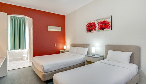 Economy-Zweibettzimmer, Mehrere Betten