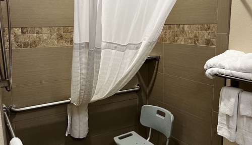 Zimmer, 1 King-Bett und Schlafsofa, barrierefrei, Nichtraucher
