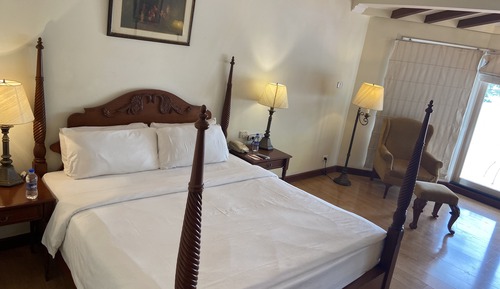 Zimmer (Colonial with Private Sit Out)