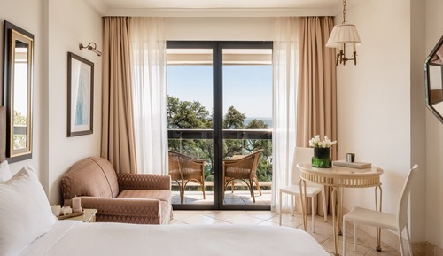 Premium Interconnected Room