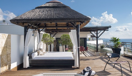 Suite Penthouse Moet Chandon (Red Level Lounge Access)