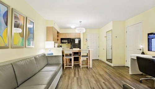 Suite, 2 Schlafzimmer (with 1 King and 2 Queen Beds)