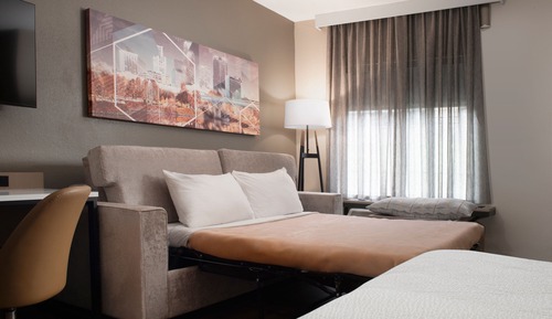 Suite, Mehrere Betten (Mobility/Hearing Accessible, Tub)