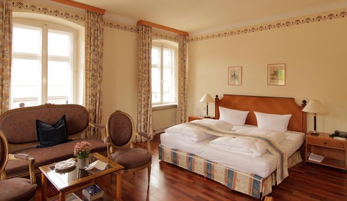 Deluxe-Doppel- oder -Zweibettzimmer