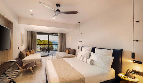 Doppelzimmer, Terrasse, Meerblick (Preferred Club, 2 adults +2 children)