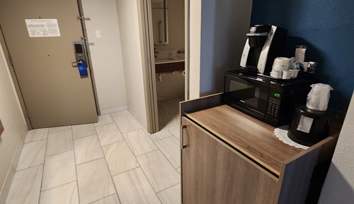 Standardzimmer, 1 King-Bett, barrierefrei (Mobility, Transfer Shower)