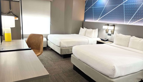 Standard 2 Queens Non Smoking