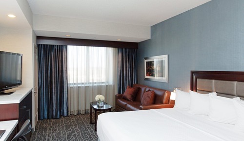 Zimmer, 1 King-Bett und Schlafsofa, barrierefrei (Communications)