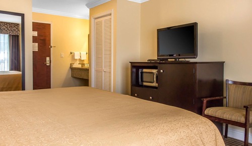 Zimmer, 1 Queen-Bett, barrierefrei, Nichtraucher (Roll-In Shower)