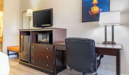 Executive-Zimmer, 1 King-Bett, Nichtraucher, Kühlschrank und Mikrowelle