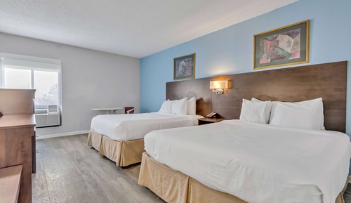 Presidential-Suite, Mehrere Betten, Nichtraucher (Second Floor, Stairs, No Elevator)