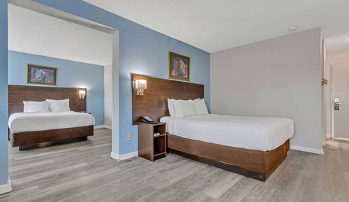 Familien-Suite, 2 Queen-Betten, Nichtraucher (Second Floor, Stairs, No Elevator)